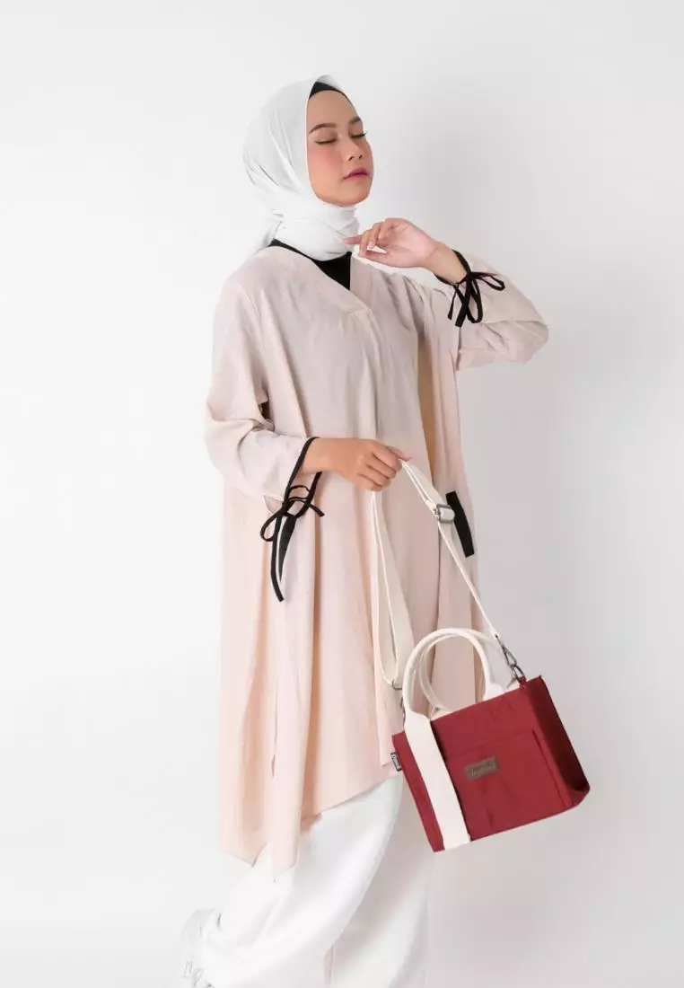 Tas Selempang Sling Bag Wanita Bahan Kanvas Penutup Resleting Rana Series - Maroon