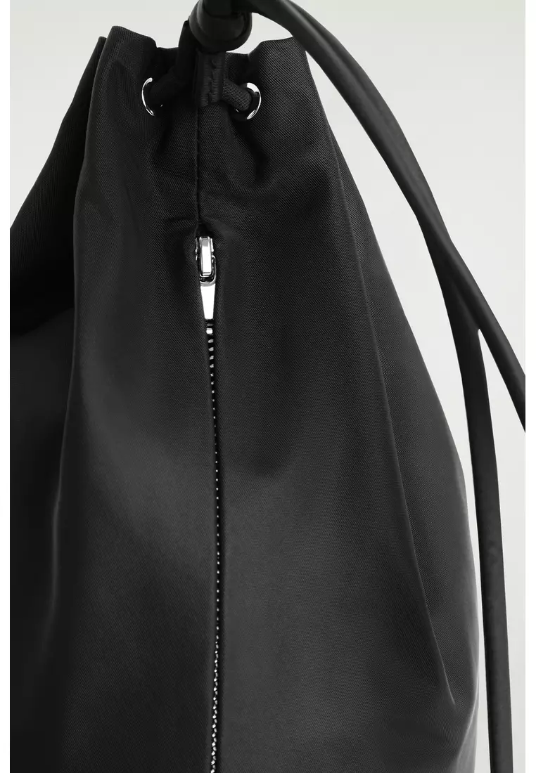 DRAWSTRING CROSSBODY BAG - NYLON