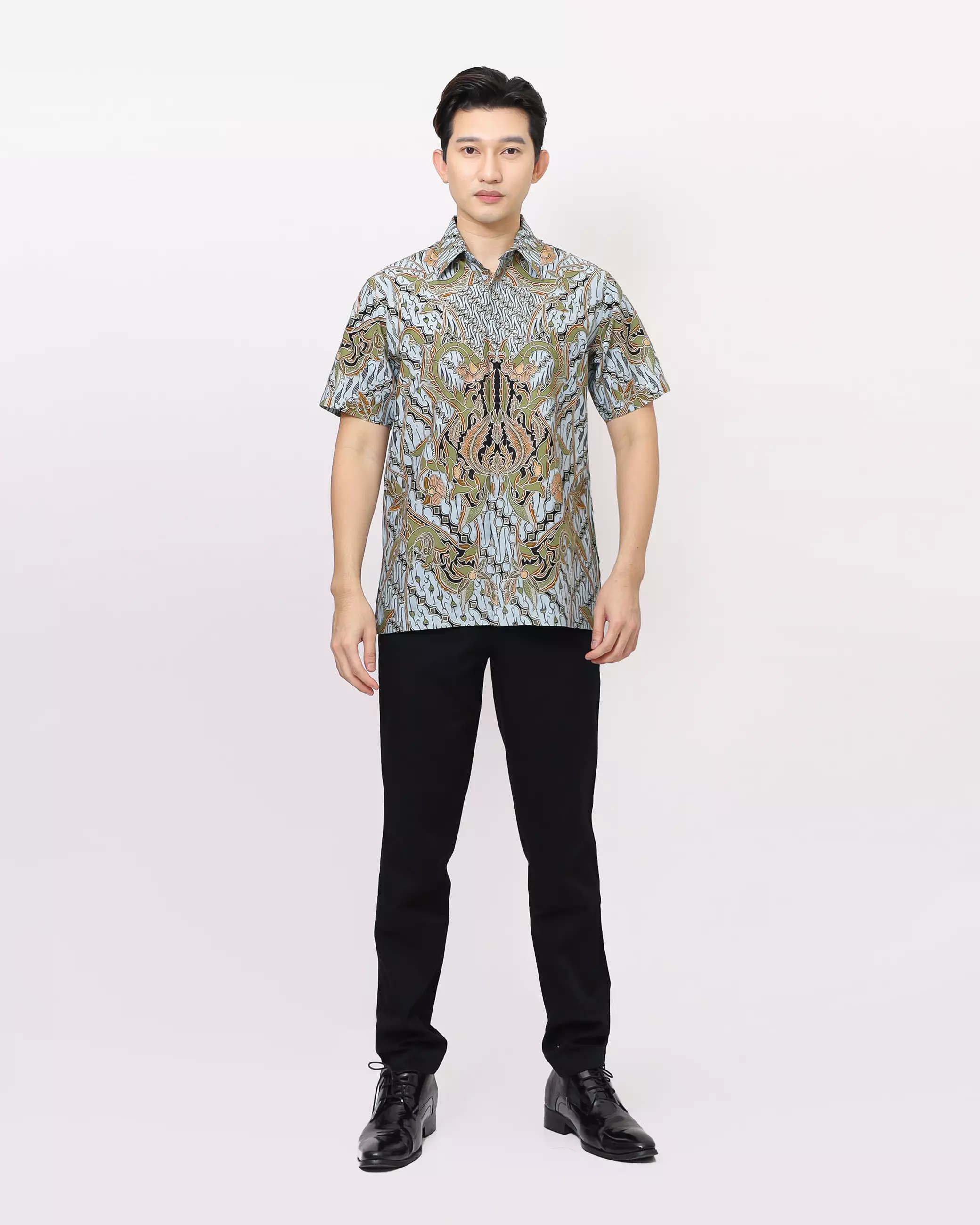 Kemeja Batik Lengan Pendek Motif Sekar Langit