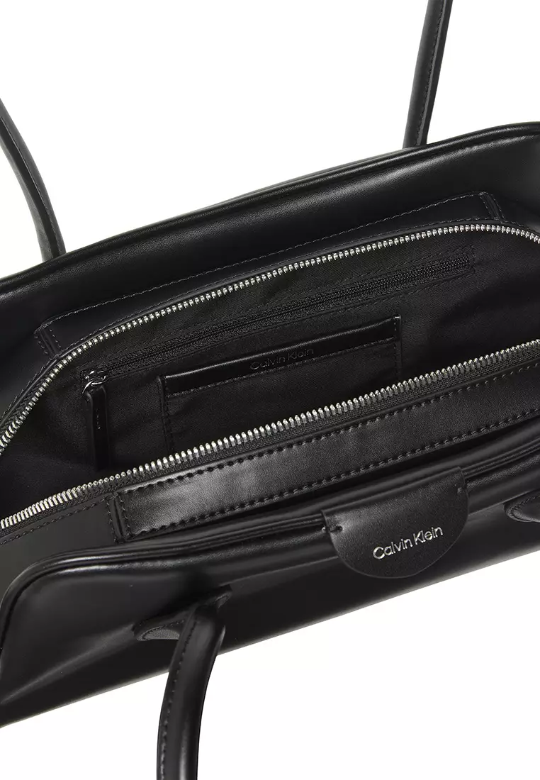 Trio Compartment 肩背包 - Calvin Klein Accessories