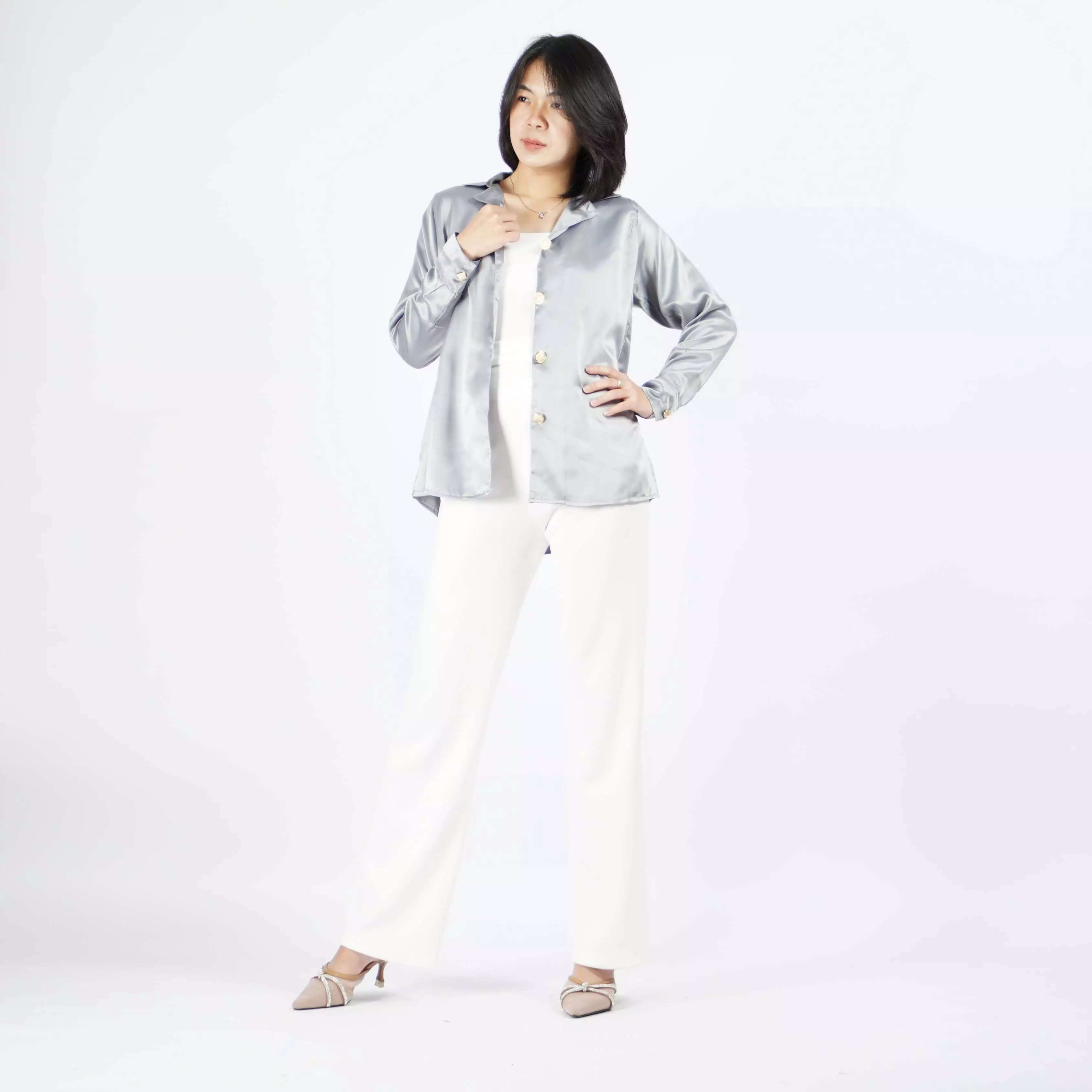 Kemeja Satin VICTORIA Kemeja Wanita Gaya Korea - Silver