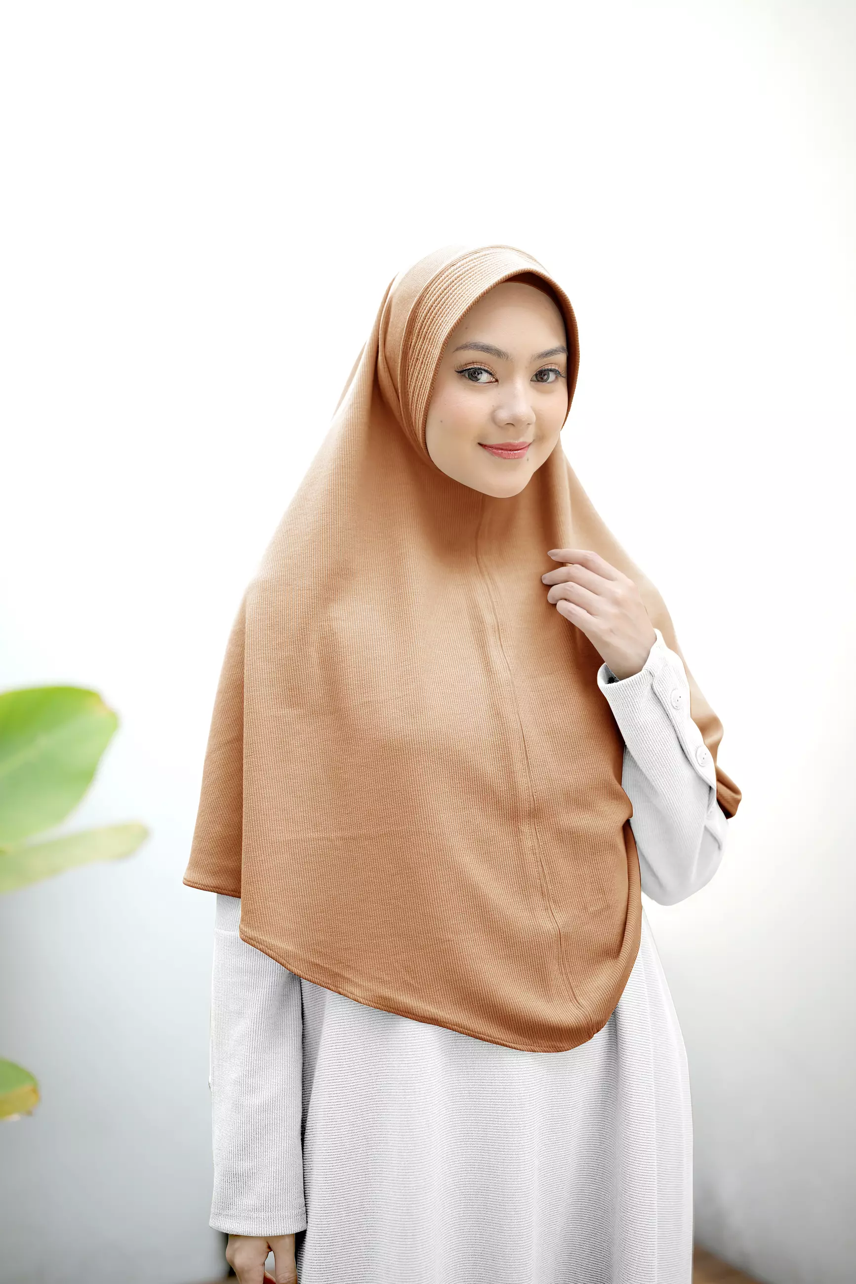 Alayya Bergo Knit | Hijab Instan | Kerudung Pad - Pecan Brown