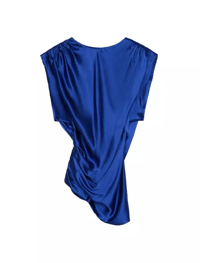 Sleeveless tops