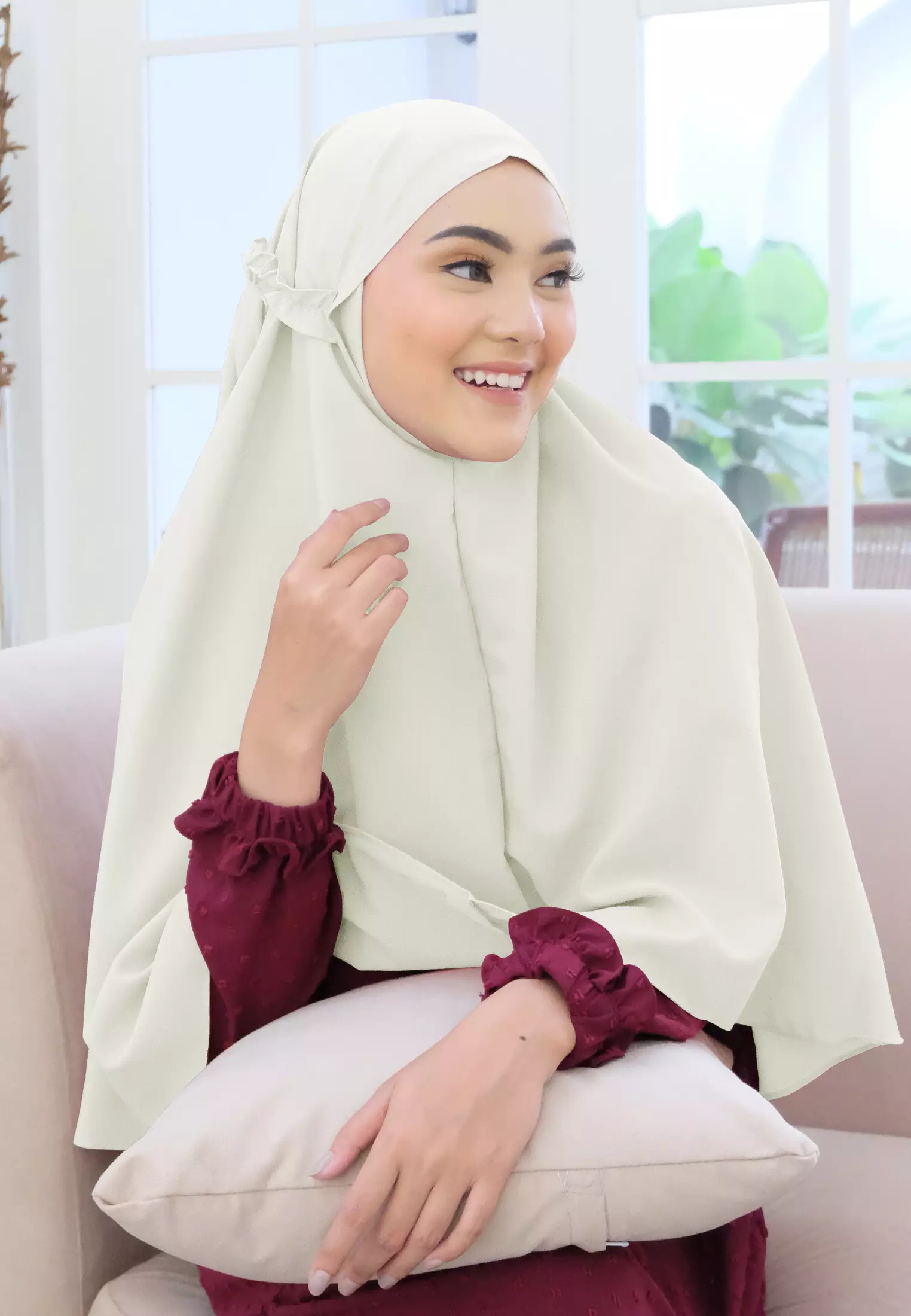 Cotton Bee - Zaylie Bergo Tali | Hijab Instan Tali Ruffle - Broken White