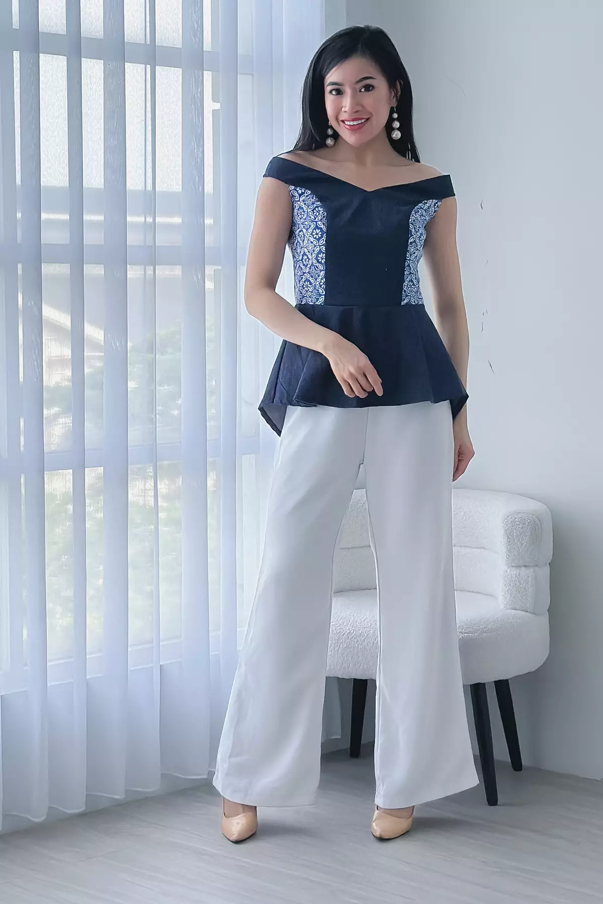 Gauri Off Shoulder Biru Batik Blouse