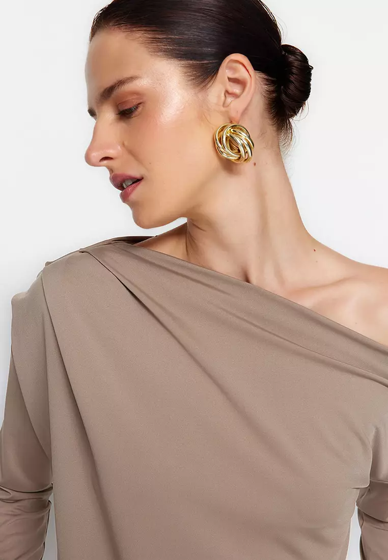 Asymmetrical Flowy Knitted Blouse