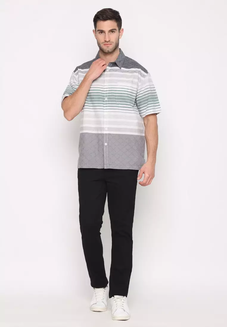 POLICE Kemeja Border Printing Abu Putih Regular Fit Pria