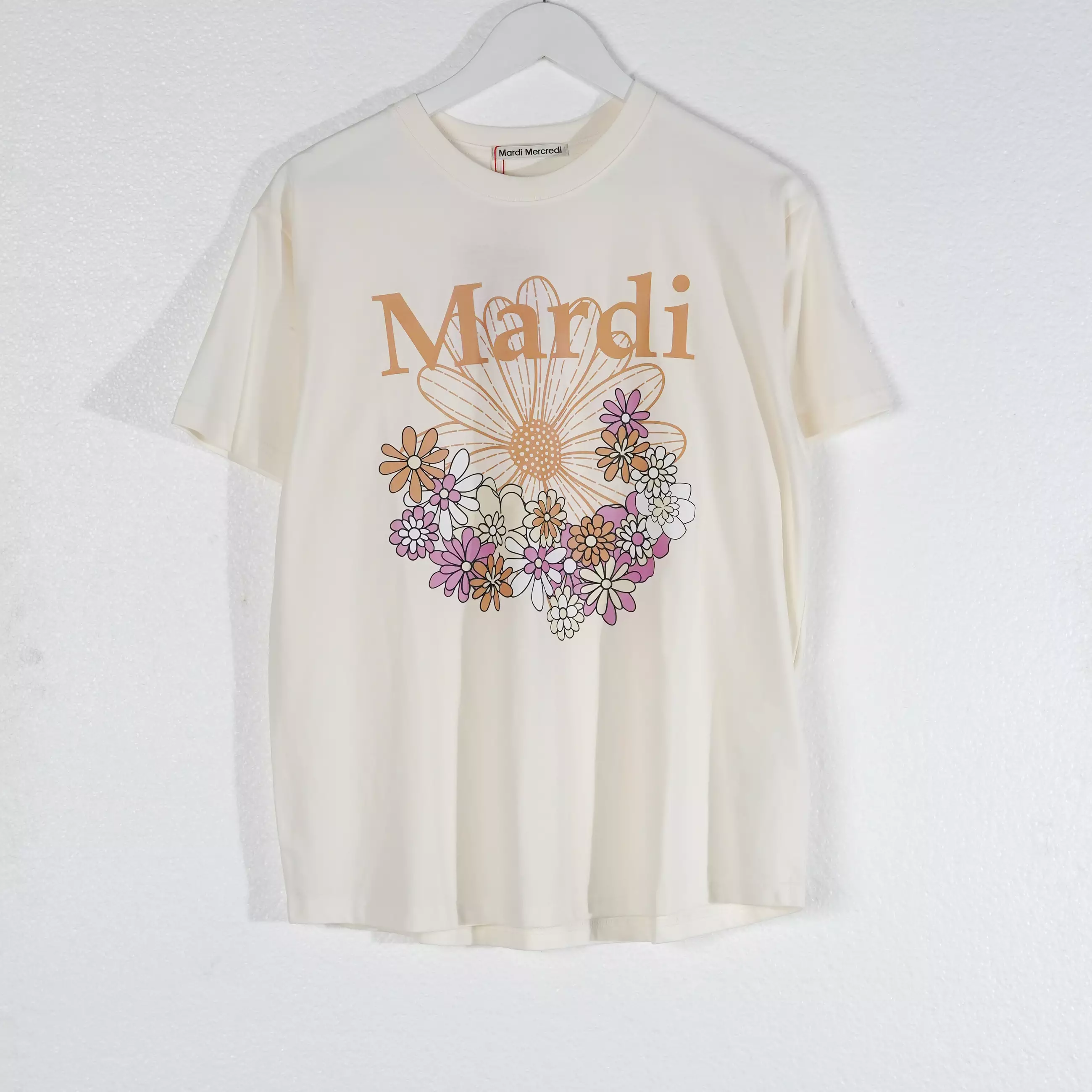 Kaos MARDI MERCREDI FLOWER JARDIN PEANUT CREAM TSHIRT REGULER 100% ORIGINAL