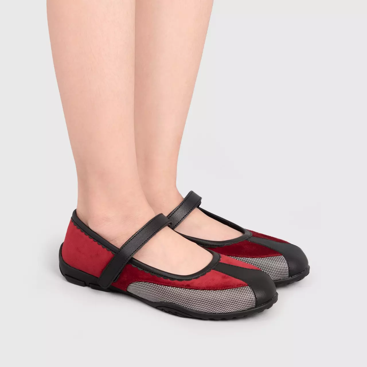 Necya Flat Shoes Maroon