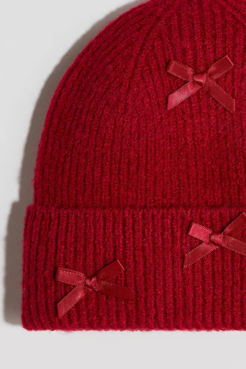 Detailed rib-knit beanie