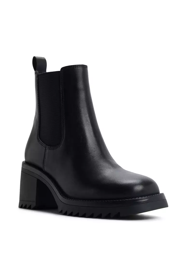Anneliese Boots