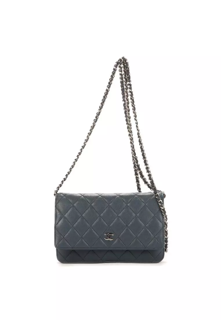 Buy Chanel Pre-loved CHANEL CC Figley Small vanity bag chain