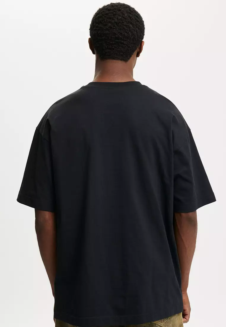 Box Fit Graphic T-Shirt