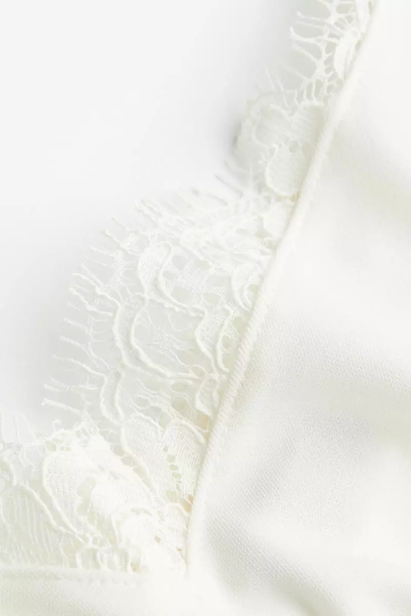Lace-trimmed cami top