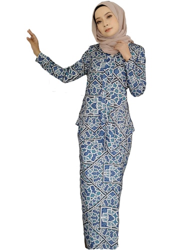 Buy Kebaya Batik from Zoe Arissa in Blue only 169