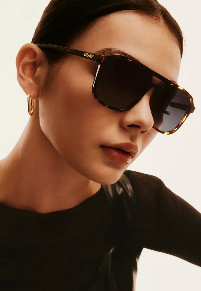 On The Fly Sunglasses - Tort/Smoke Polarized