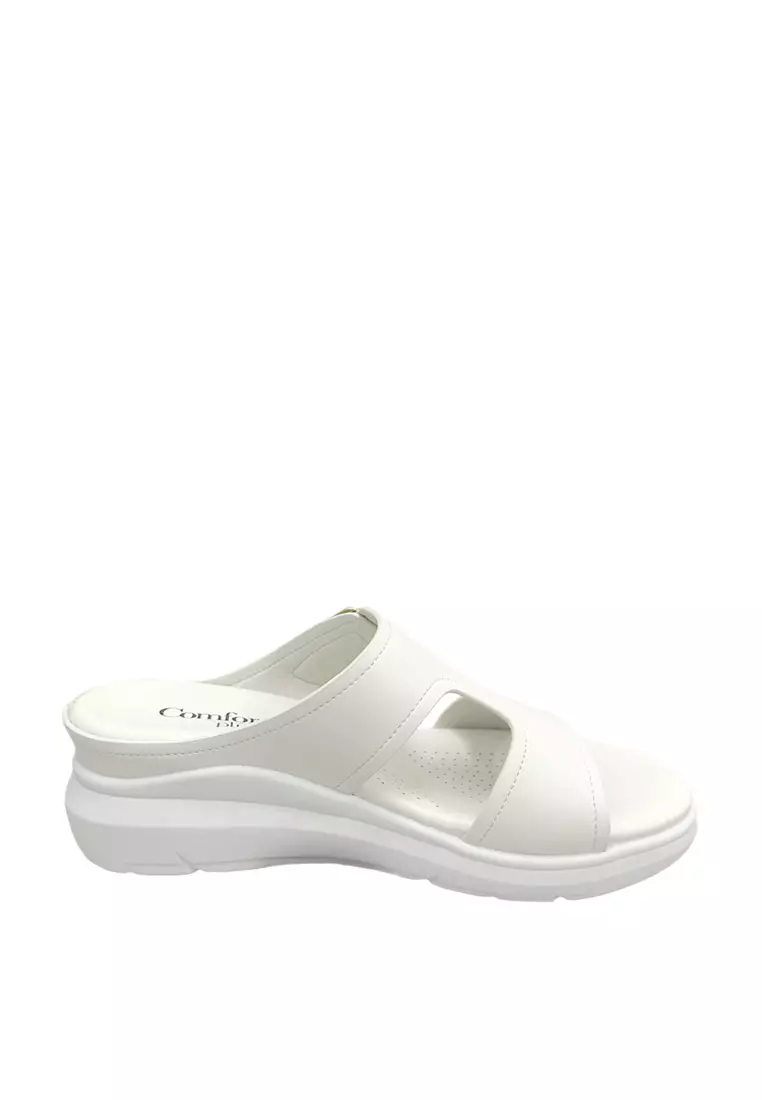 Discount on Comfort Plus by Predictions  shoes - SKU: Women's Oli Low Wedge