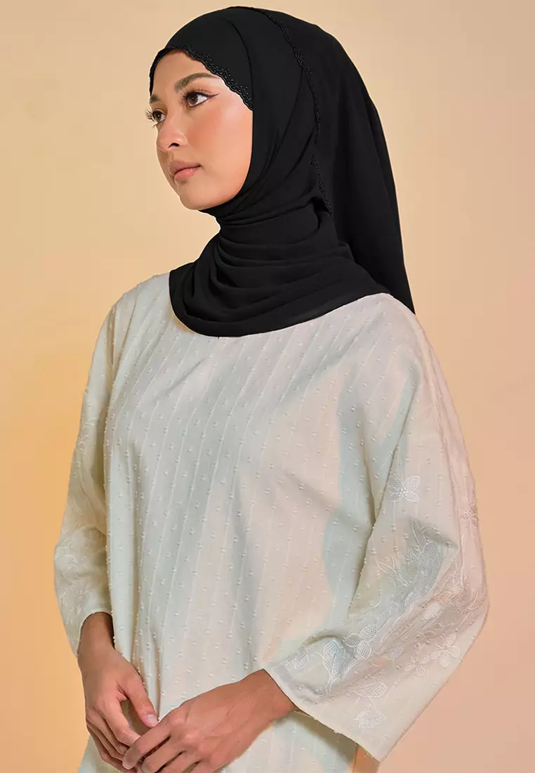 Tanuja Embroidered Scallop Headscarf - Black