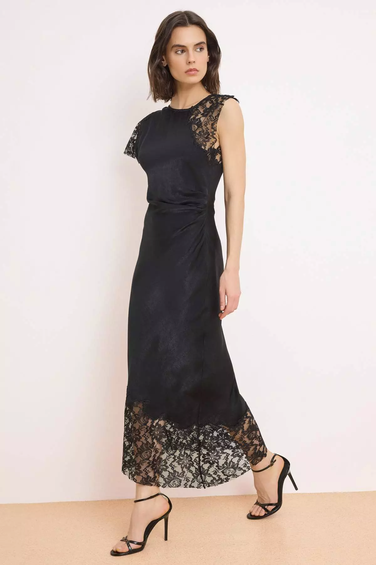 Black Plain Lace Detailed Woven Satin Maxi Unlined Stylish/Evening Dress