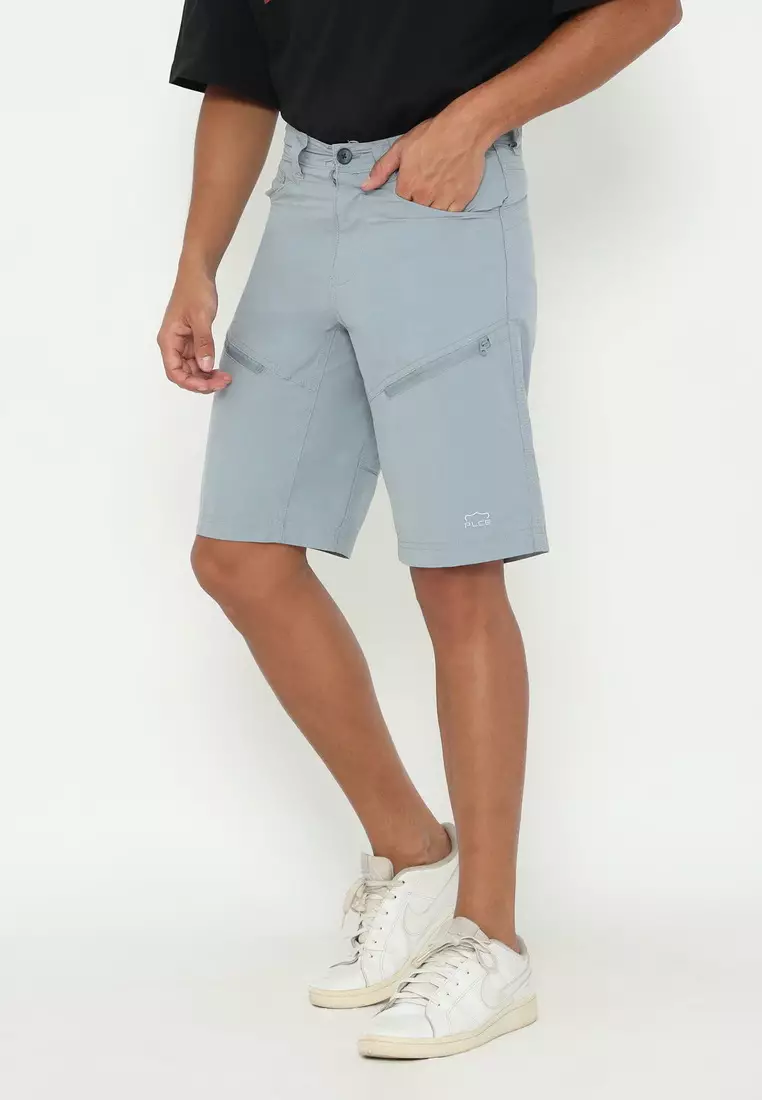 POLICE Celana Pendek Cargo Parasut Kantong Zipper Regular Fit Pria