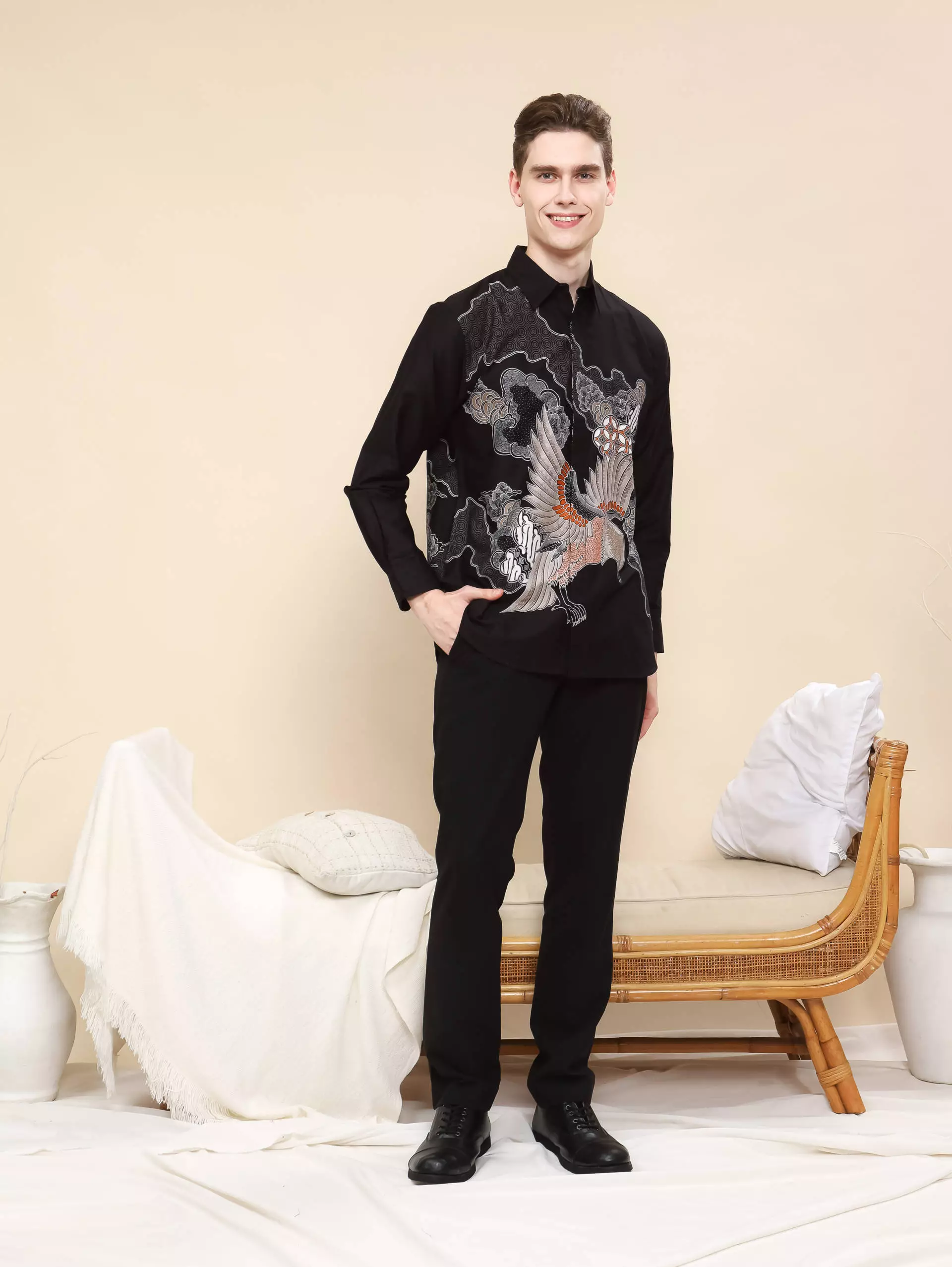 Adyatma Baskara Black Kemeja Batik Slim Fit Pria Katun Lengan Panjang