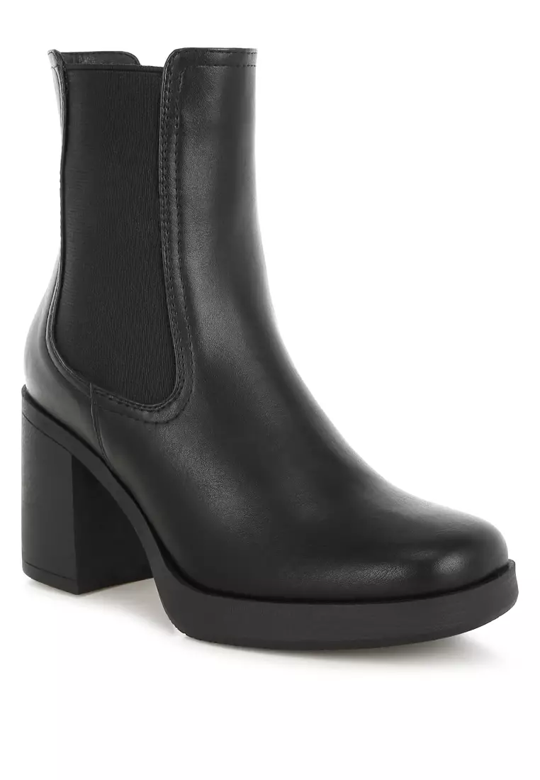 Faux Leather Chelsea Boots In Black