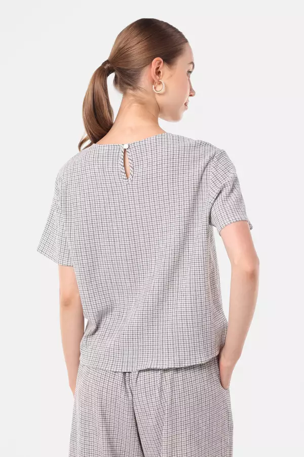 MINIMAL - Mashira - Atasan Bertekstur Detail Kerut - Black Colour Black