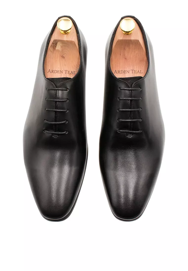 Carlota Wholecut Black Oxford