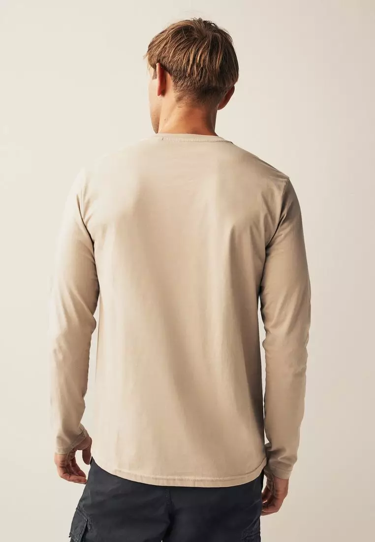Long Sleeve Essential T-Shirt