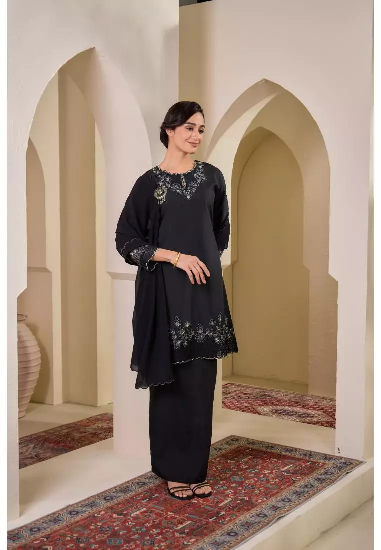 Kurung Moden Sulam Maleeka