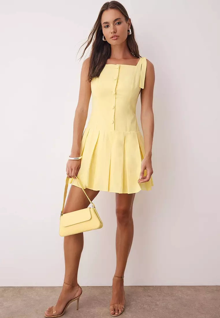 Light Yellow Button Detailed Pleated Woven Dress