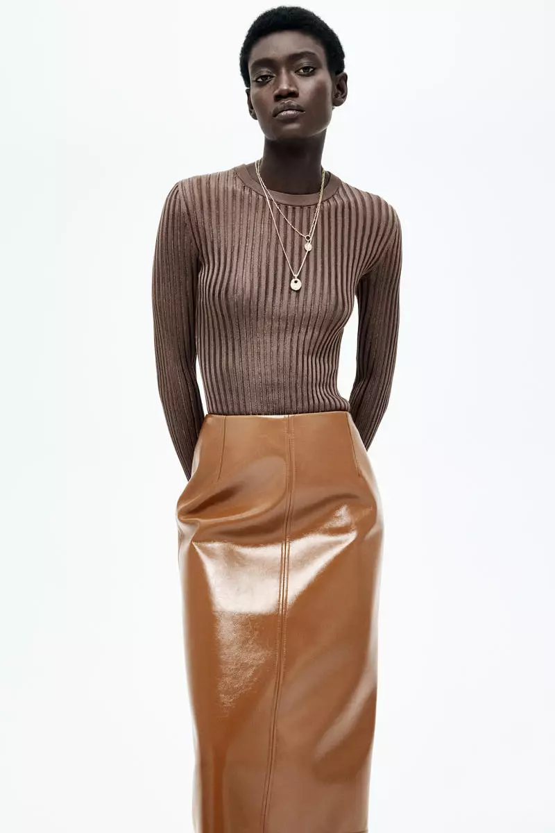 Coated pencil skirt