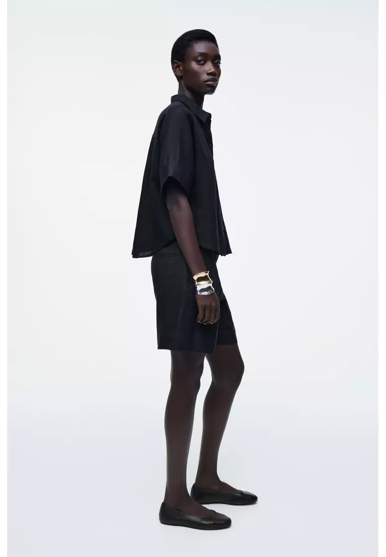 BOXY SHORT-SLEEVED LINEN SHIRT