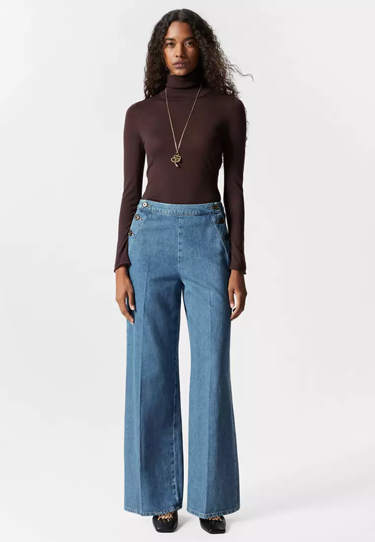 Pleated Flared Jeans