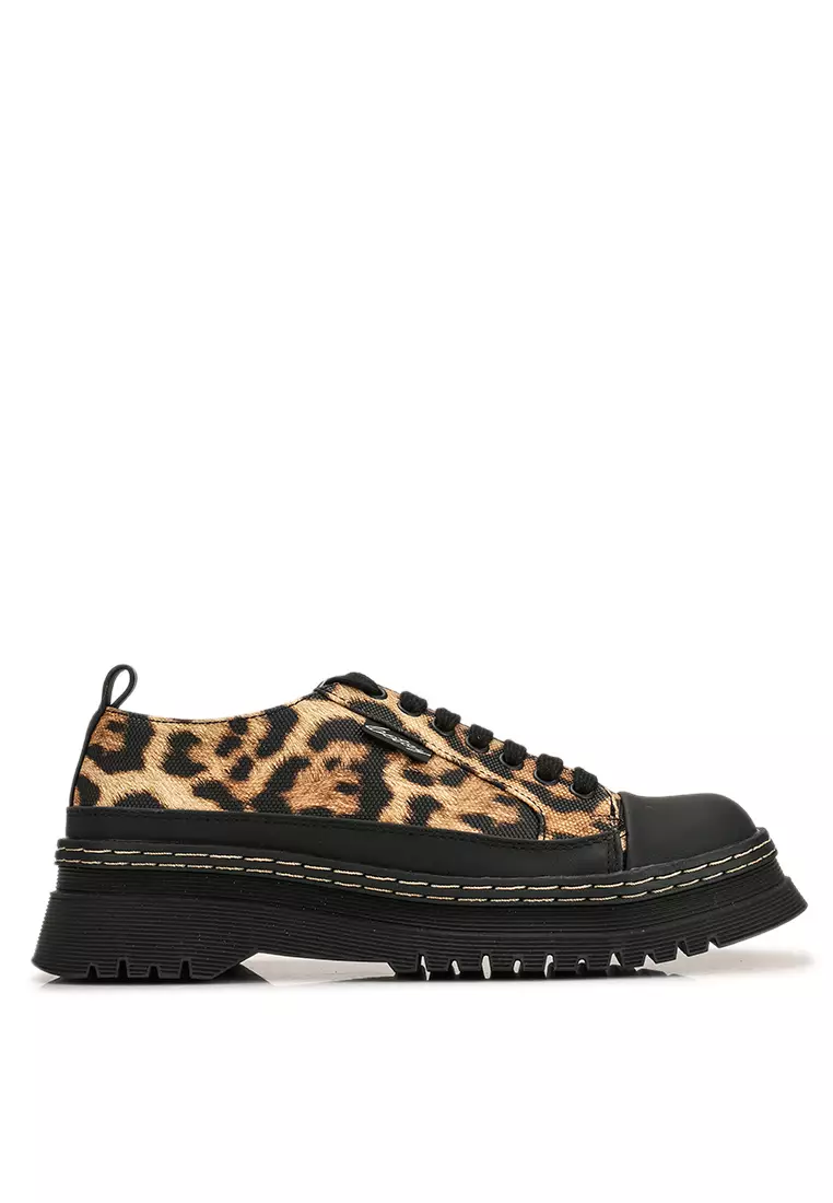 Discount on Betsy  shoes - SKU: Laura Lace Up Shoes