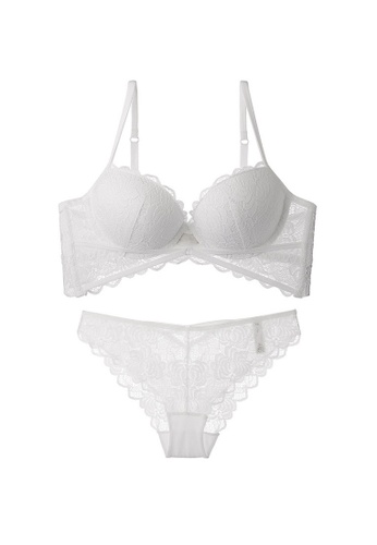 W.Excellence white Premium White Lace Lingerie Set (Bra and Underwear) CBCC2US7DDDD2CGS_1