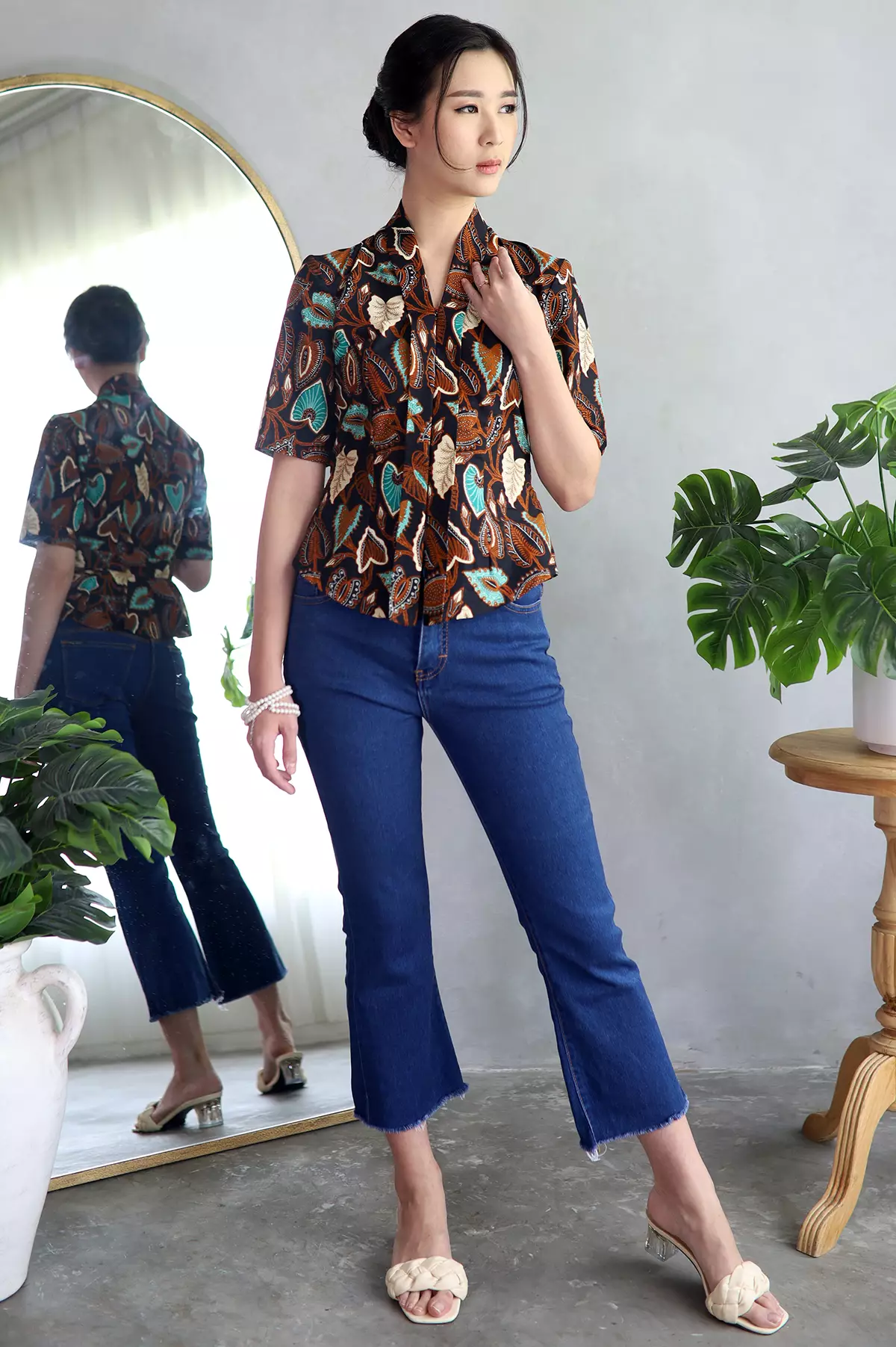 Kuncup Daun Hijau Kebaya