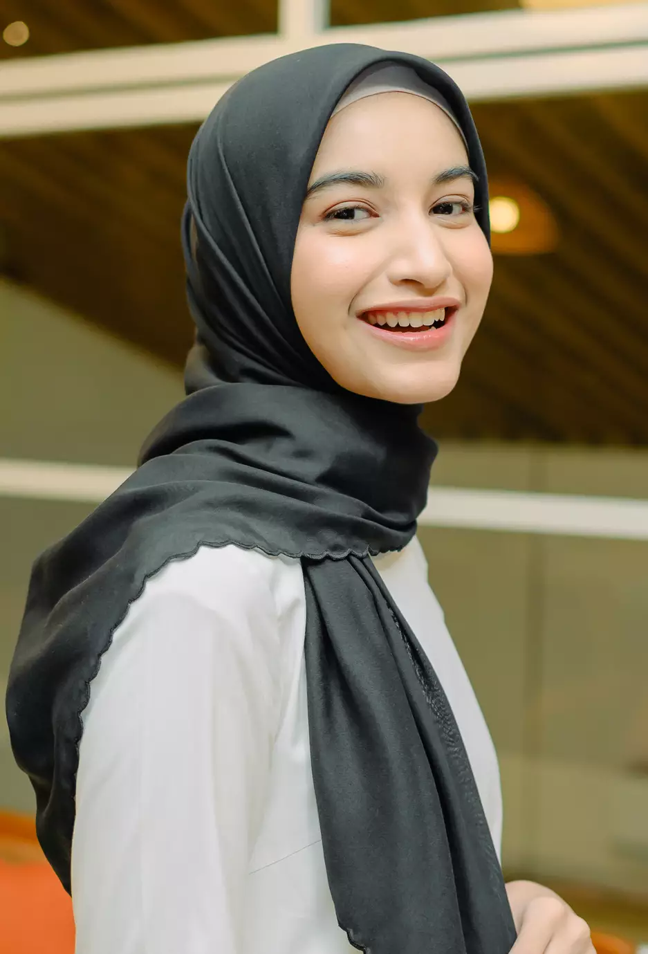 Anna Classic Square (Hijab Voal Bordir Segiempat) Black