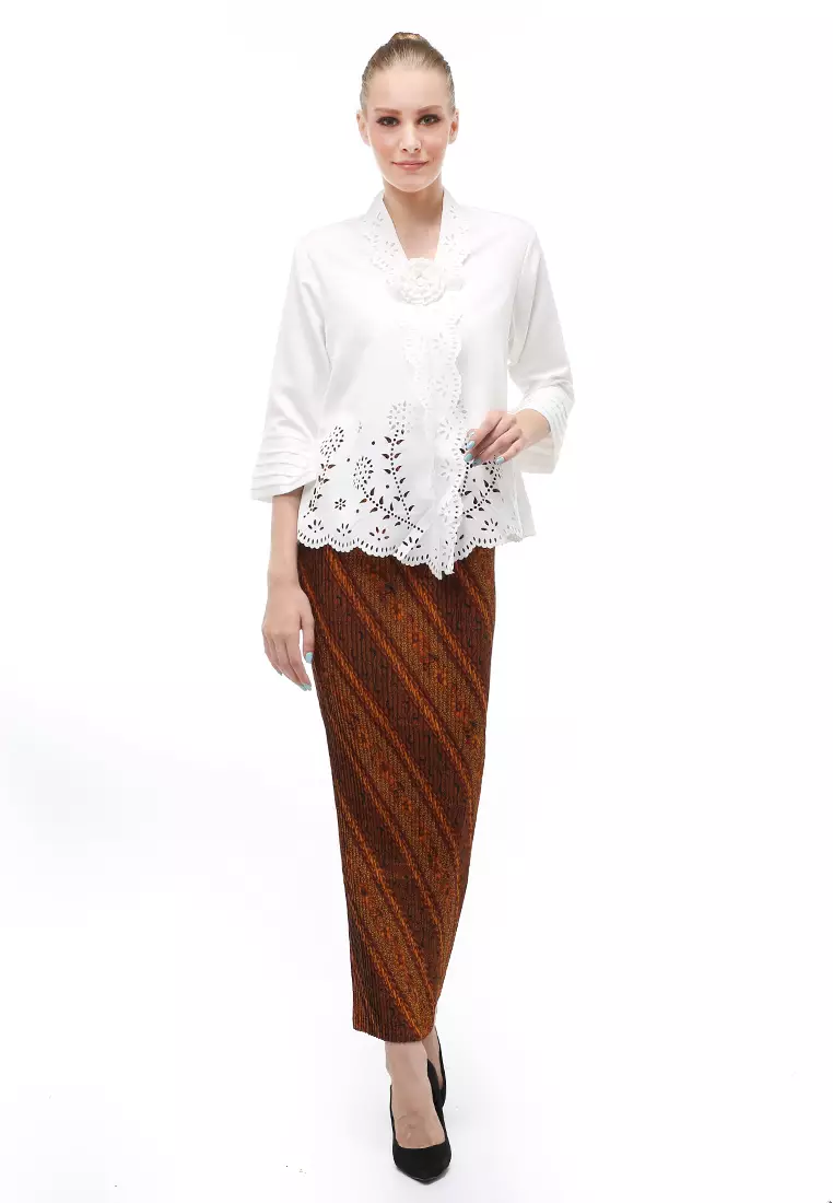 Frodine Kebaya Laser Cut Aksen Bunga Atasan Wanita Casual Premium Quality - Putih