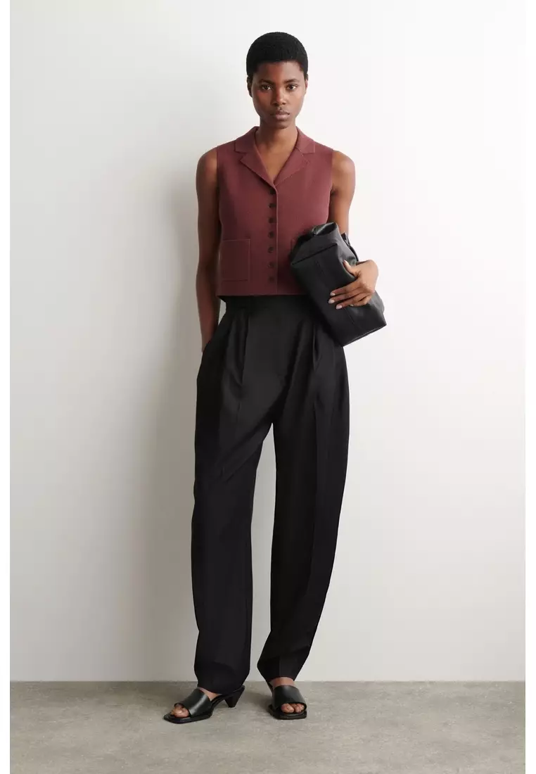 BOUCLÉ-KNIT WAISTCOAT
