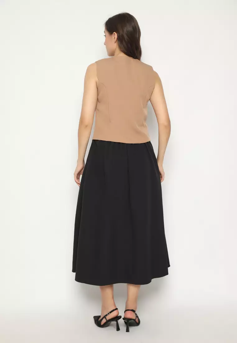 Mannequin Overlap Vest