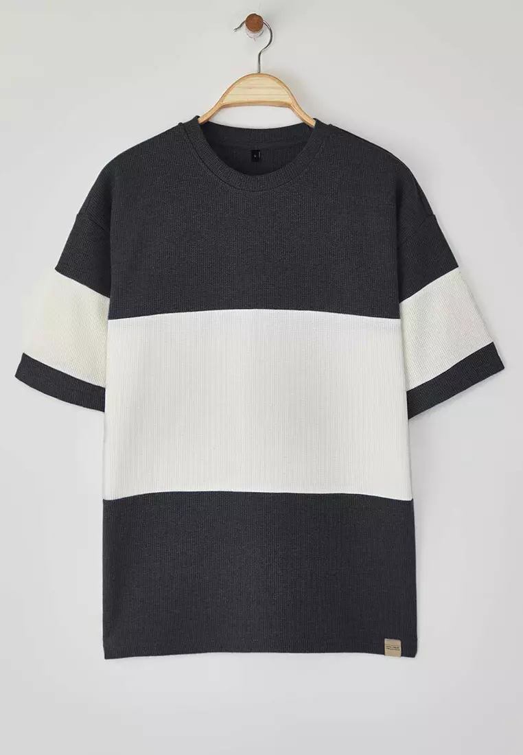 Oversize/Wide Cut Color Block Textured T-Shirt