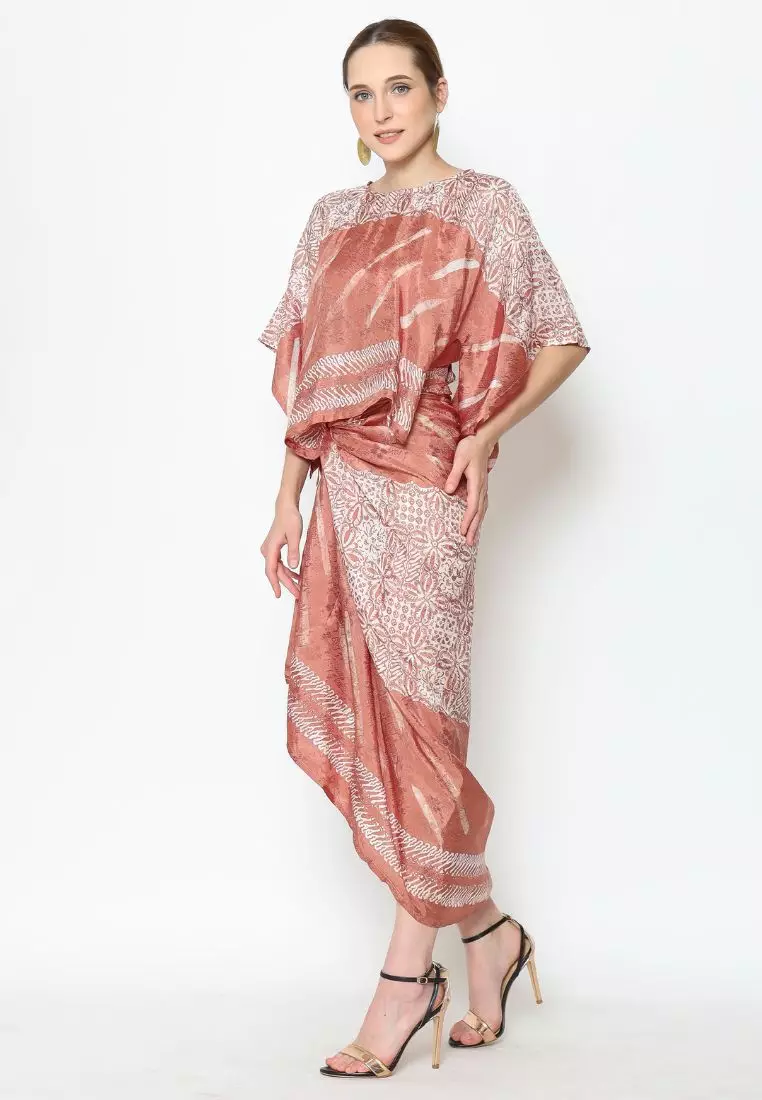 Rinjanie Batik - ZQEZ-CR - Dress Infinity Caramel - Dress Batik Ikat