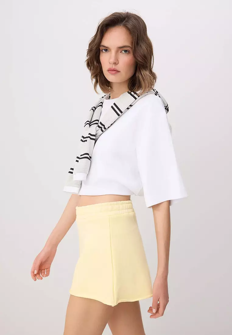 Yellow Plain Regular Waist Wide Leg Short 3-Thread Combed Cotton Knitted Shorts & Bermuda Twoss26Sr224