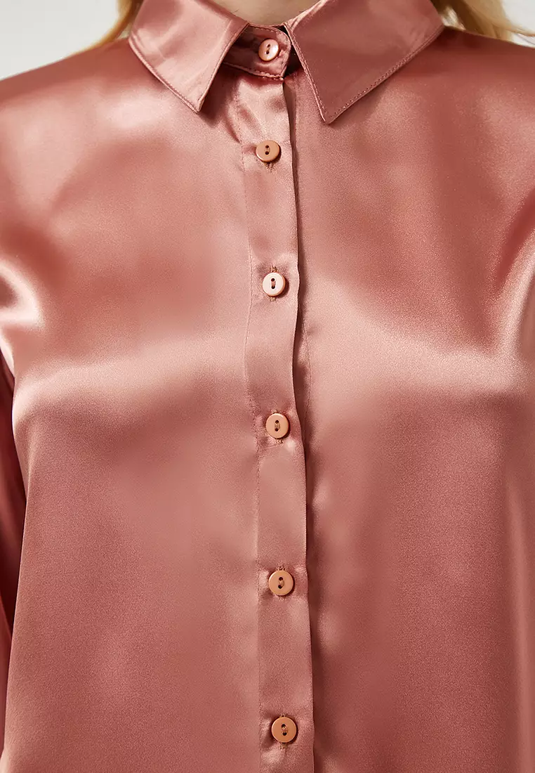 Lightly Draped Satin Surface Shirt