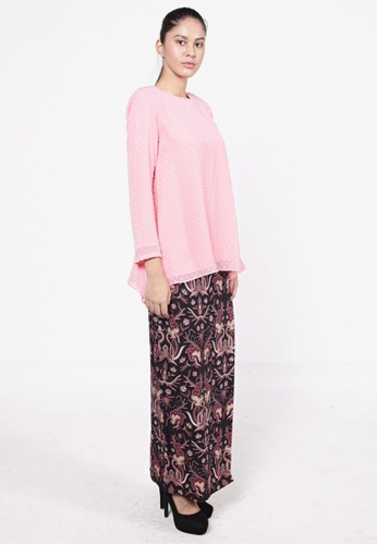 Buy Triyana Kurung Batik Pink from HESHDITY in Pink only 259