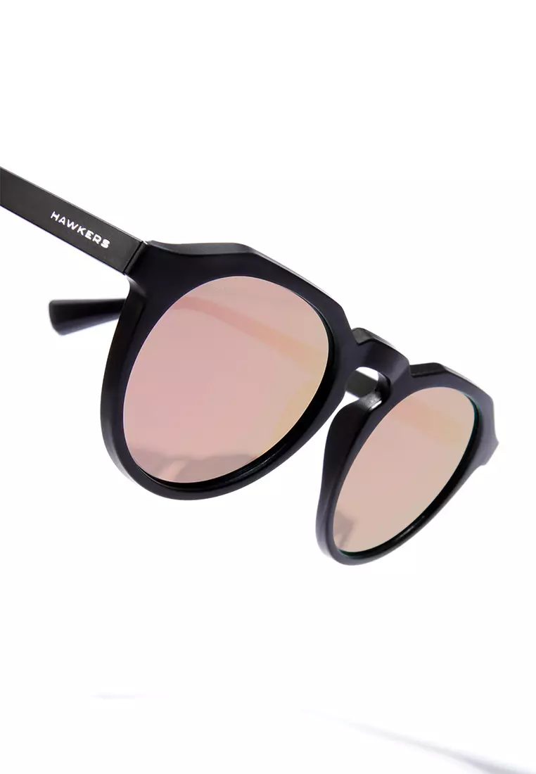 HAWKERS Black Rose Gold WARWICK RAW. Sunglasses for Men and Women, Unisex. UV400 protection. Official product designed and made in Spain. HWRA22BKT0