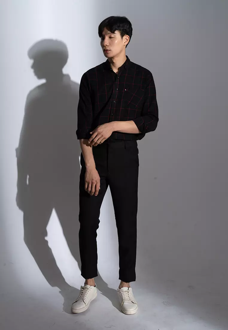 Kemeja panjang pria formal slim fit hitam kotak merah houseofcuff