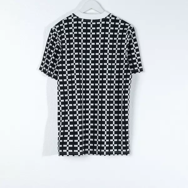 Kaos FRED PERRY GEOMETRIC PATTERN WHITE BLACK TSHIRT 100% ORIGINAL