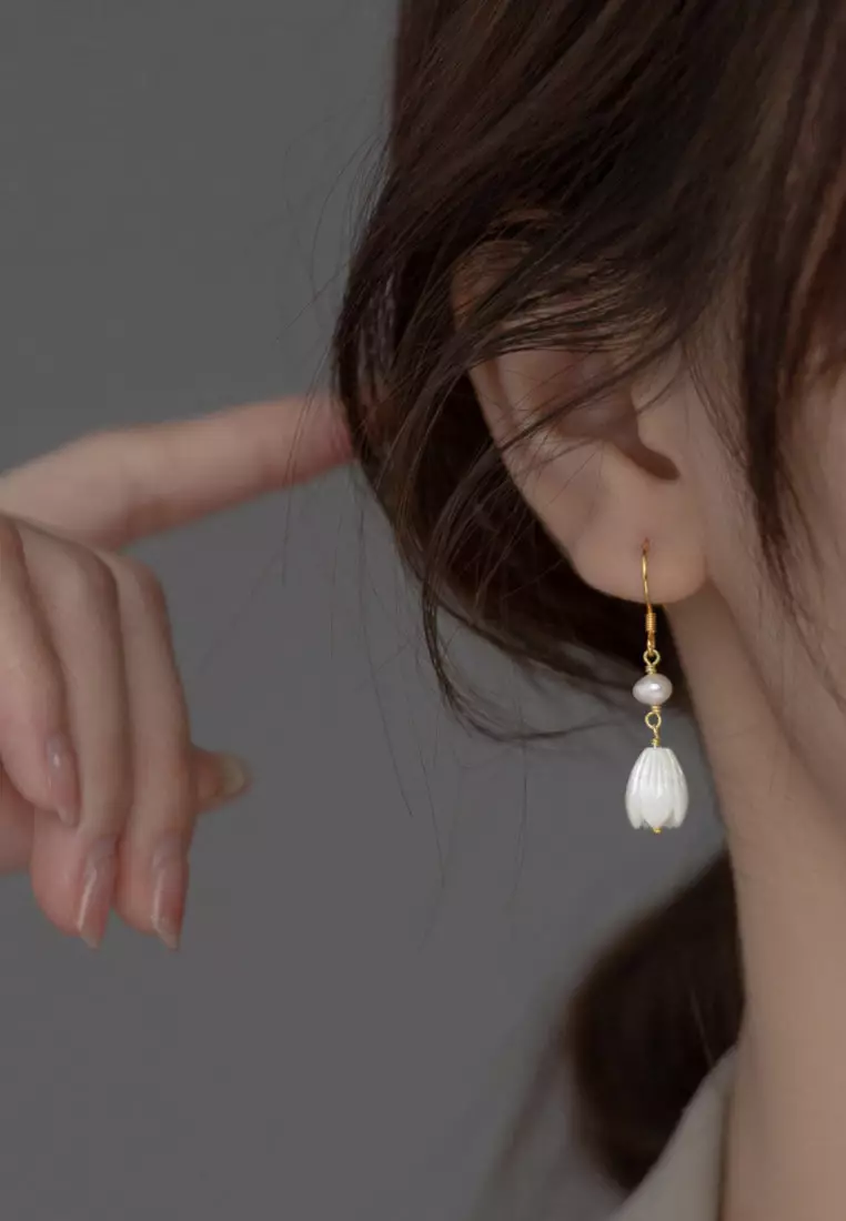 925 Silver Plated Gold Faux Seashell White Magnolia Earrings JW AR-M01648